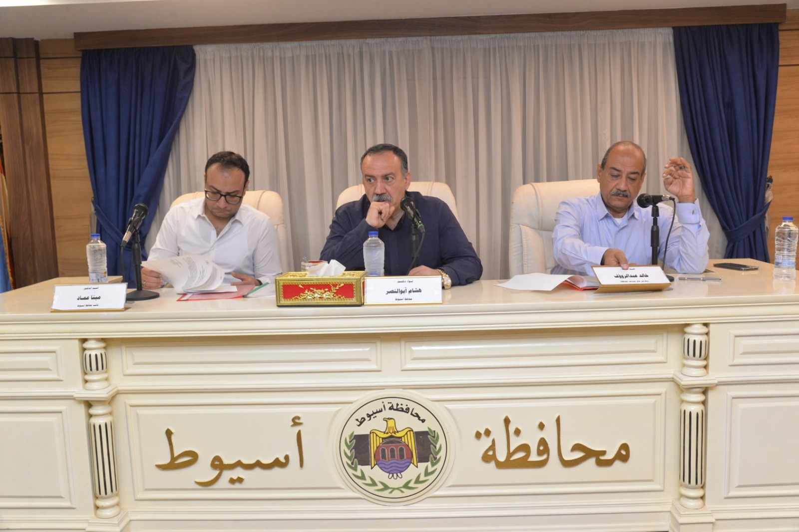 محافظ أسيوط يطلق توجيهات عاجلة لتحسين الخدمات ودعم الاستثمارات