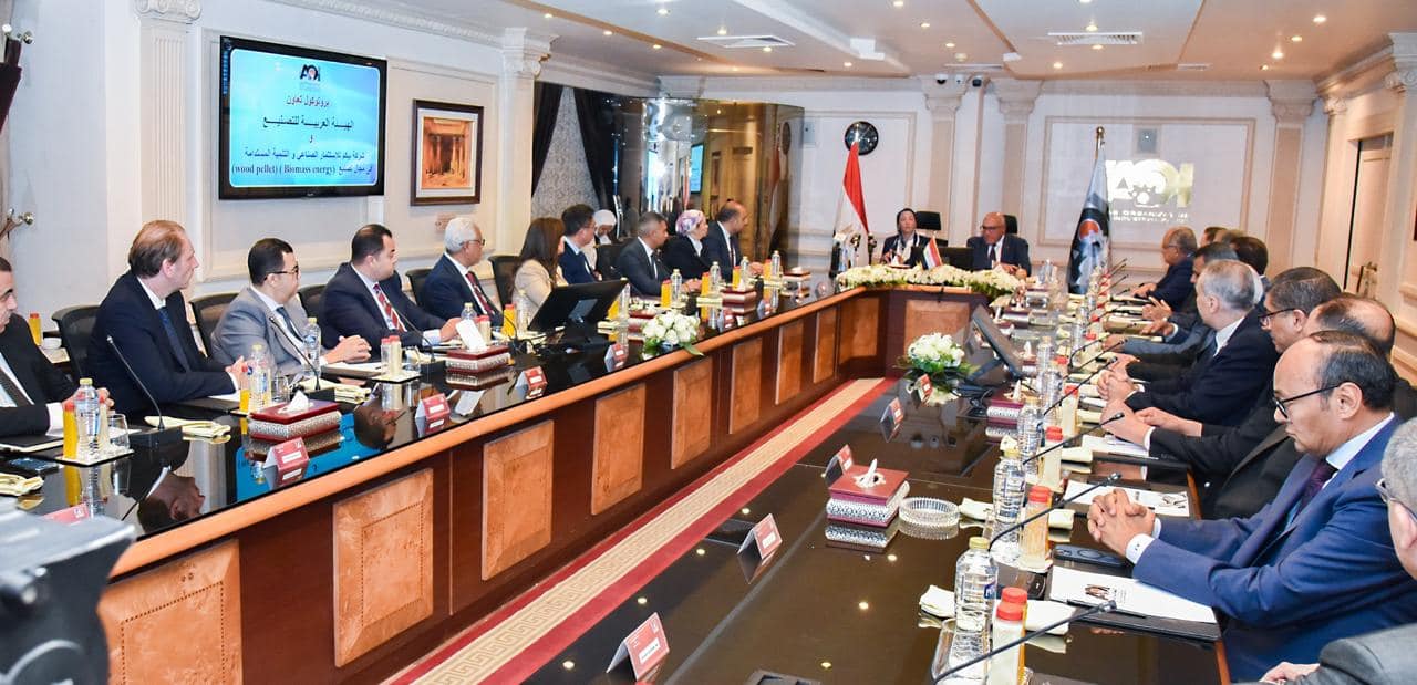 رئيس الهيئة العربية للتصنيع: تعزيز التعاون مع وزارة البيئة