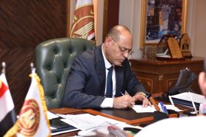 وزير العمل يوجه بصرف تعويضات عاجلة للعمال الثلاثة في حادث المنوفية