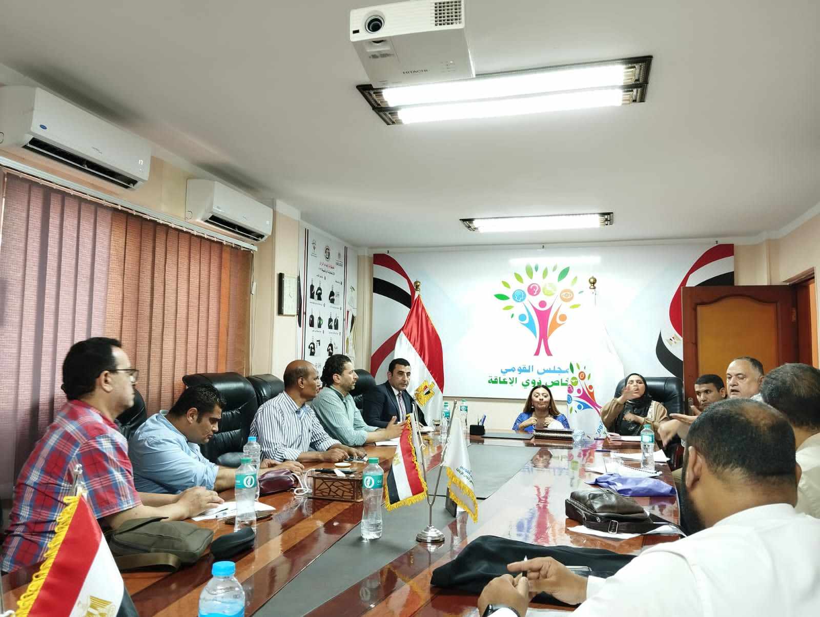 المشرف العام على “القومي لذوى الإعاقة” تستقبل عددًا من الصم من مختلف المحافظات