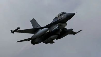 أوكرانيا تفقد طيار F-16 في هجوم روسي ضخم وتطالب الغرب بدفاعات جوية