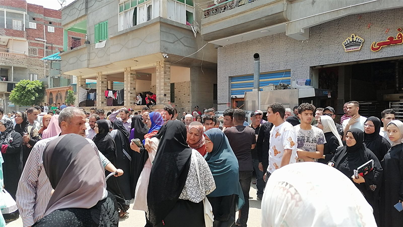 طلاب الثانوية العامة.. امتحان اللغة العربية متوسط ومباشر ويحتاج إلى تركيز