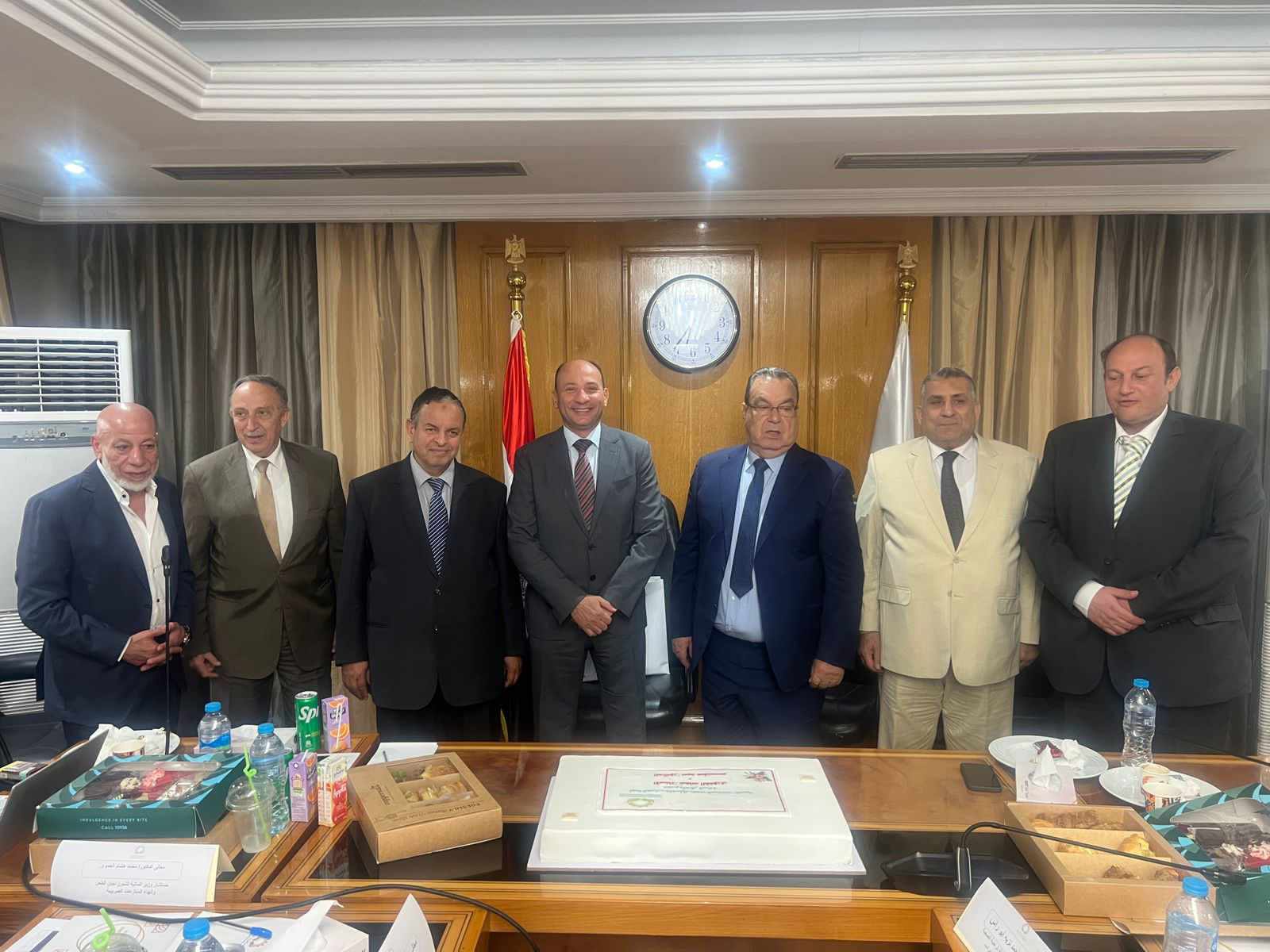 رشا عبد العال:  نعمل على إزالة أي معوقات تواجه المصانع والشركات