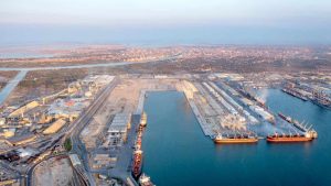 “تحيا مصر 1” ترفع كفاءة ميناء دمياط بأحدث الأوناش العملاقة وأنظمة الشحن الذكية