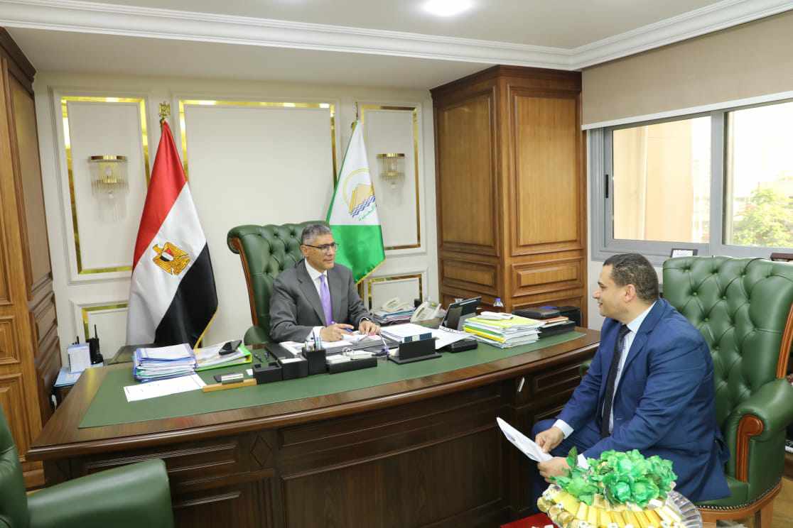 محافظ الجيزة يتابع استعدادات مديرية التموين خلال إجازة عيد الأضحى المبارك
