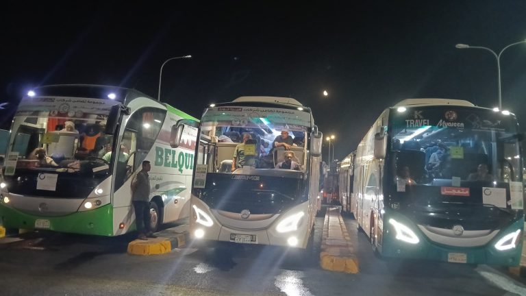 حجاج الحج السياحي