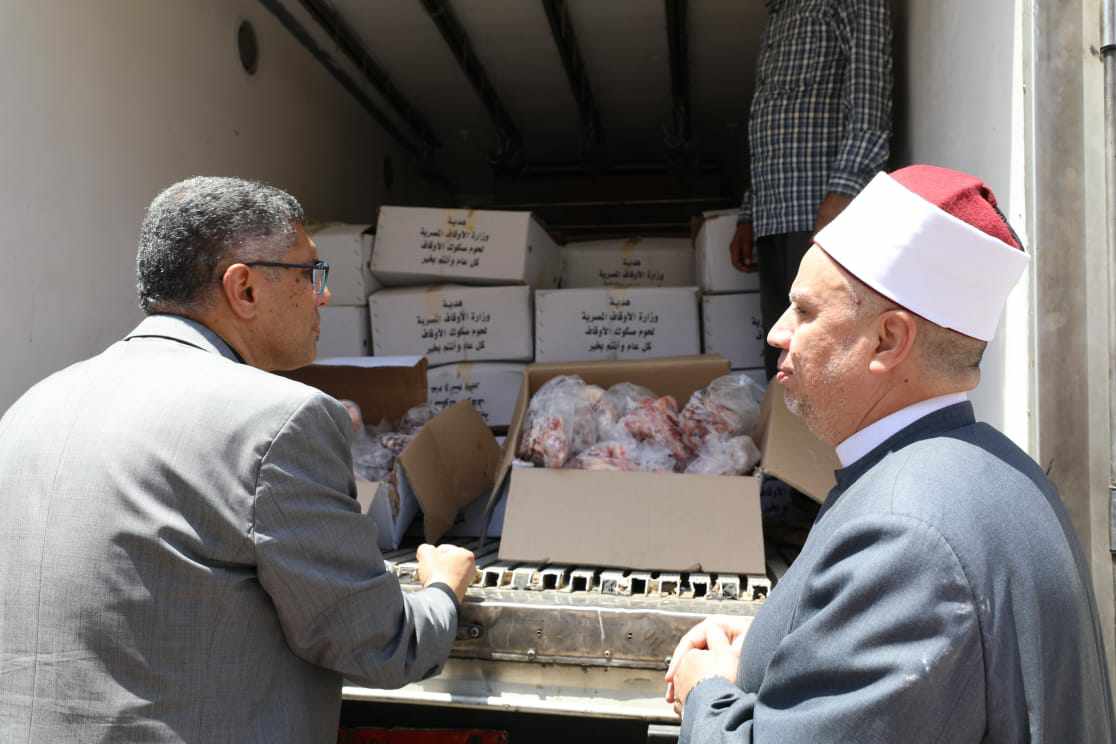 محافظ الجيزة يشهد تسلم الدفعة الأولى من صكوك الأضاحي لتوزيعها على المحتاجين