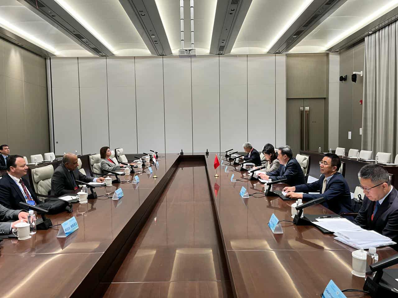 وزير الكهرباء يبحث مع رئيس هيئة الطاقة الصينية سبل دعم وتعزيز التعاون