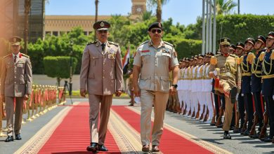 رئيس أركان الجيش المصري يلتقي رئيس أركان القوات البرية الليبية