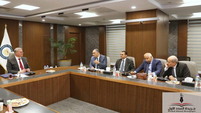 وزير البترول يلتقي بمجموعة من كبار كتاب الصحافة المصرية