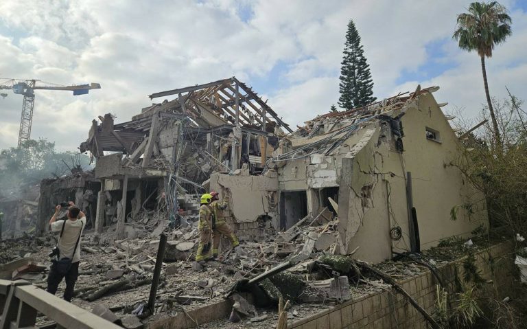 القوات المسلحة الإيرانية تنفي إطلاق صواريخ على الكيان الإسرائيلي