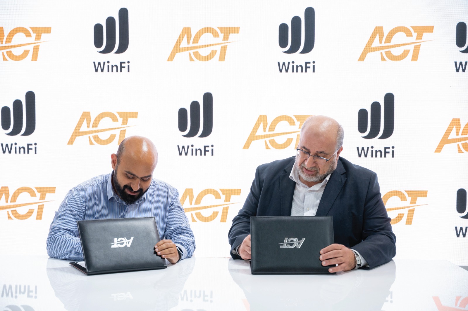 ACT & WinFi توقعان بروتوكول تعاون استراتيجي لتعزيز التحول الرقمي في قطاع المطاعم
