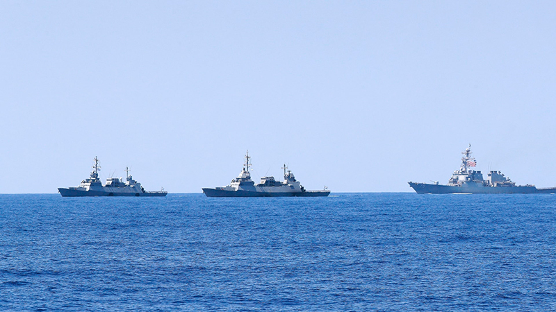 الجيش الإسرائيلي: سفن تابعة للبحرية اعترضت 8 مسيرات إيرانية