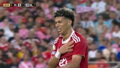 إمام عاشور يغادر الملعب مصاب