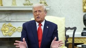 ترامب يُفند تكهنات نقل «اليورانيوم» من فوردو: المركبات تعود لعمال خرسانة