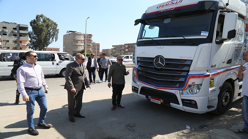 ضبط 3 سيارات تسير عكس الاتجاه بطريق المنصورة – كفر شكر بعد تداول فيديو يوثق الواقعة