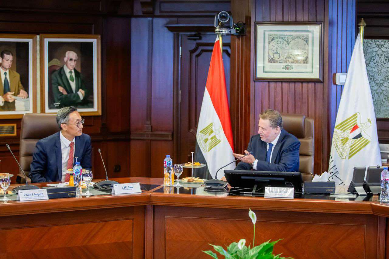 محافظ البنك المركزي يبحث مع رئيس البنك الصناعي والتجاري الصيني التعاون المشترك