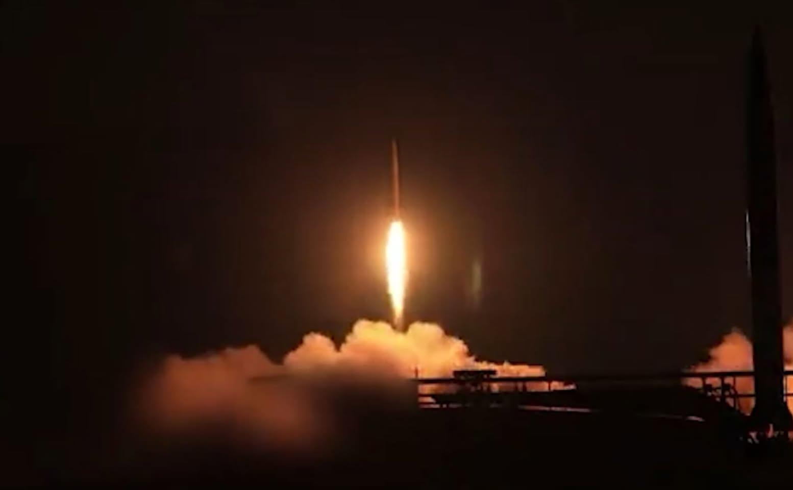 تصاعد متسارع بين إيران وإسرائيل ينذر بلهيب نووي