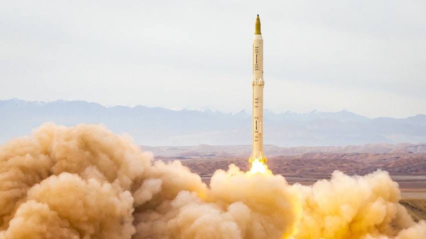 «صاروخ سجّيل» يدخل المعركة والحرس الثوري الإيراني يطلق تحذيراً 