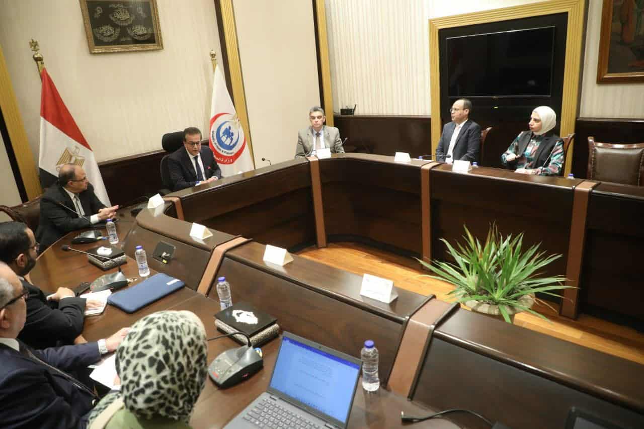وزير الصحة يجتمع برؤساء هيئتي الدواء والشراء الموحد