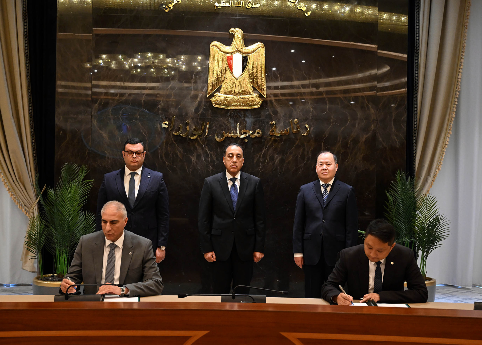 بحضور مدبولي.. توقيع اتفاقية لتشغيل منطقة الأعمال بالعاصمة الإدارية