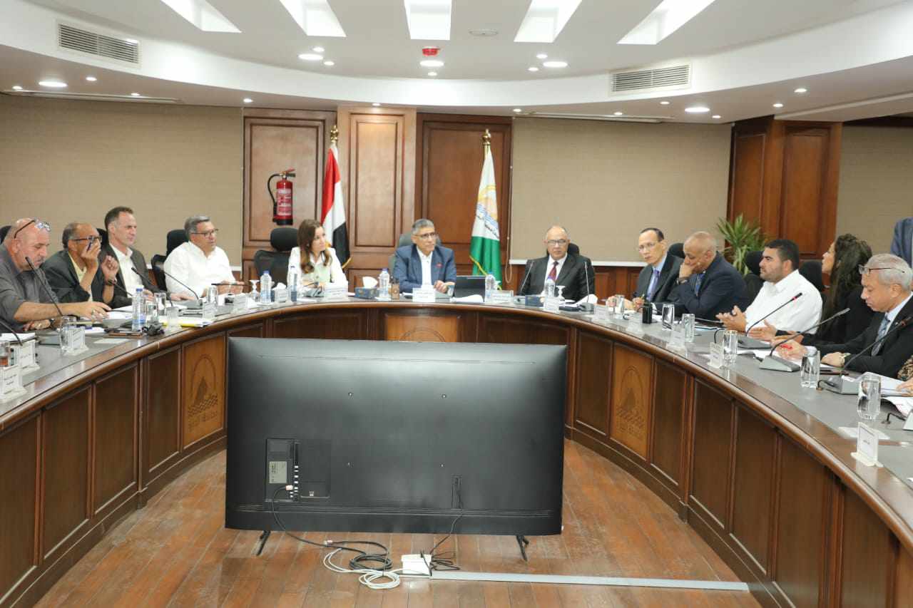 أبرز توصيات اللقاء الأسبوعي لمحافظ الجيزة مع المواطنين