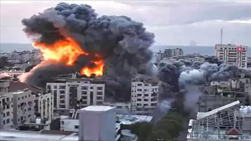 3 قتلى ونحو 170 مصابا في الهجمات الصاروخية الإيرانية على إسرائيل