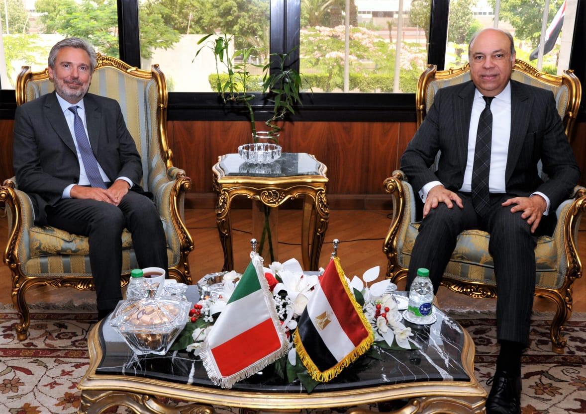 وزير الطيران المدني والسفير الإيطالي يشهدان توقيع بروتوكول تعاون استراتيجي بين شركة SAVIS المصرية لخدمات الطيران وأكاديمية FLYON Aero الإيطالية