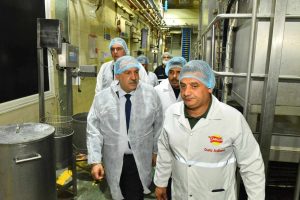 محافظ أسيوط يتفقد مصانع المنطقة الصناعية بعرب العوامر