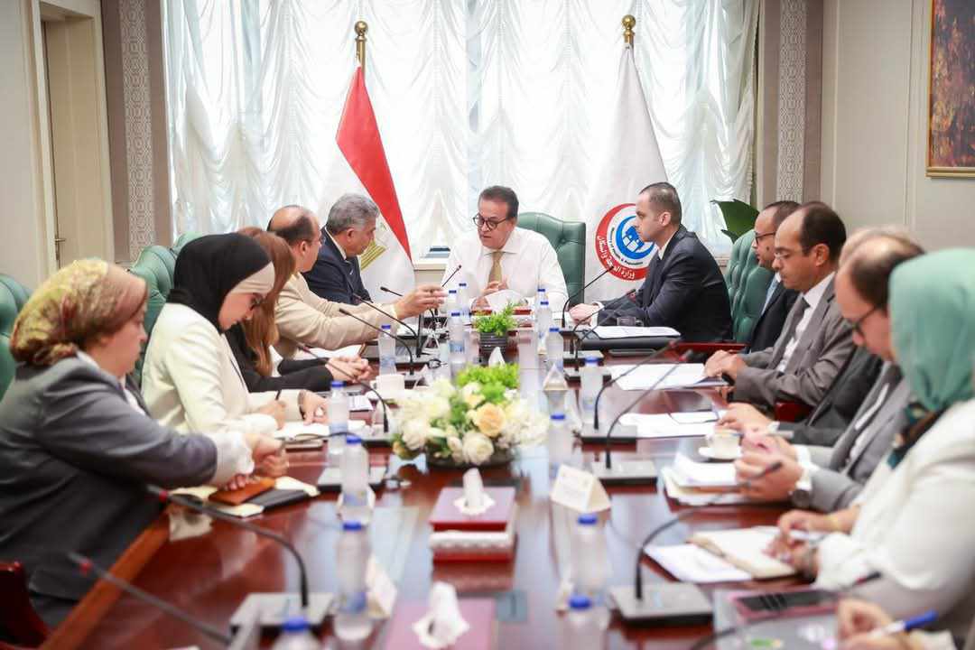 وزير الصحة يجتمع بوفد شركة «جريفولز إيجيبت» لتعزيز التعاون في القطاع الصحي