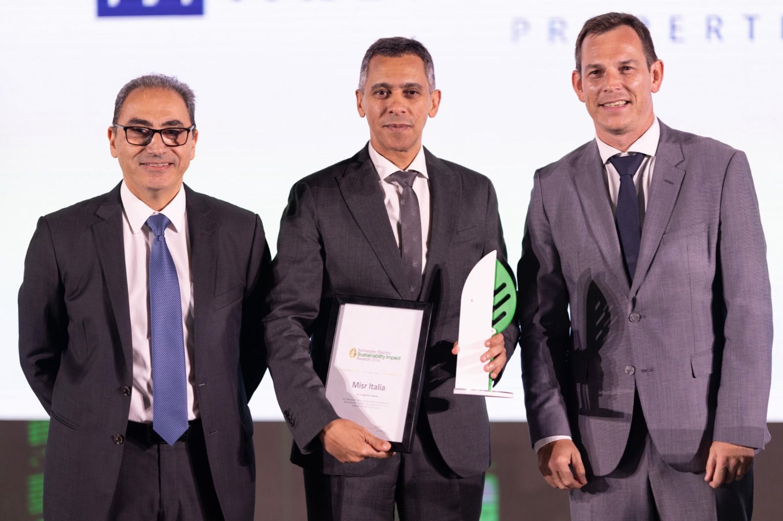 تكريم مصر إيطاليا العقارية بجائزة شنايدر إلكتريك للاستدامة 2024 في الشرق الأوسط وأفريقيا