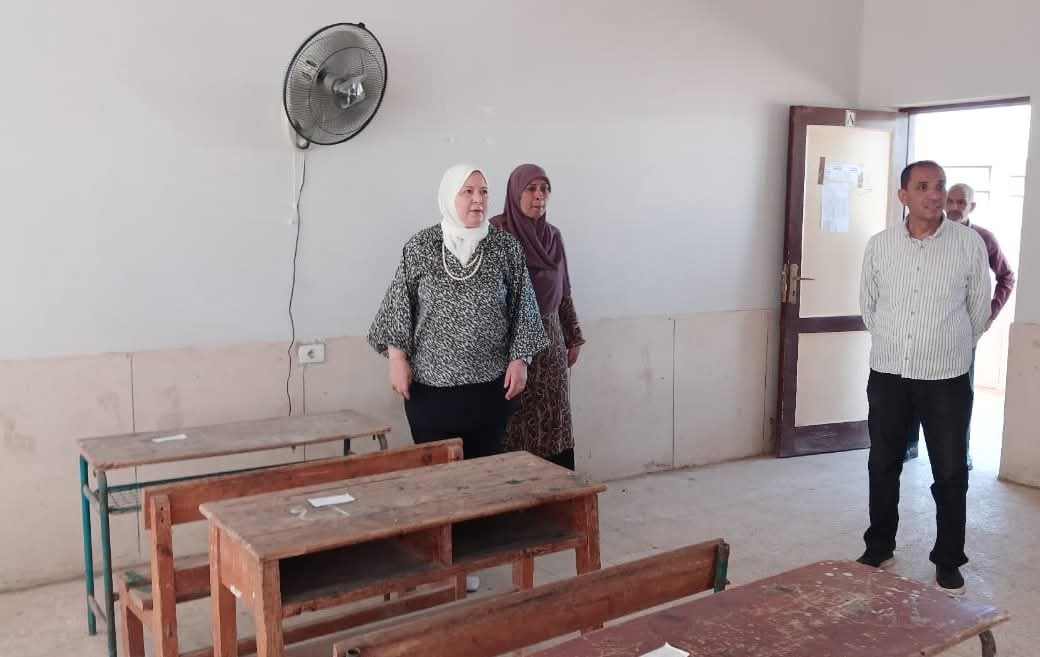 محافظ بني سويف يُتابع مع التعليم الترتيبات النهائية لعقد امتحانات  الدور الأول للثانوية العامة