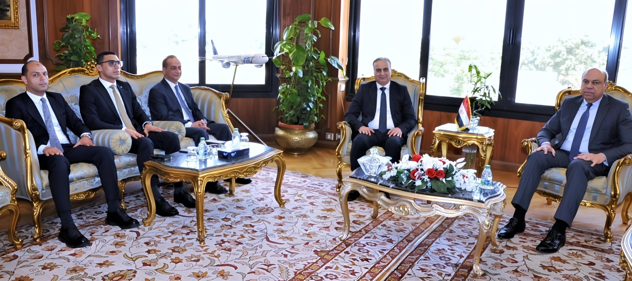 وزير الطيران المدني يلتقي رئيس جهاز حماية المستهلك لبحث سبل التعاون المشترك