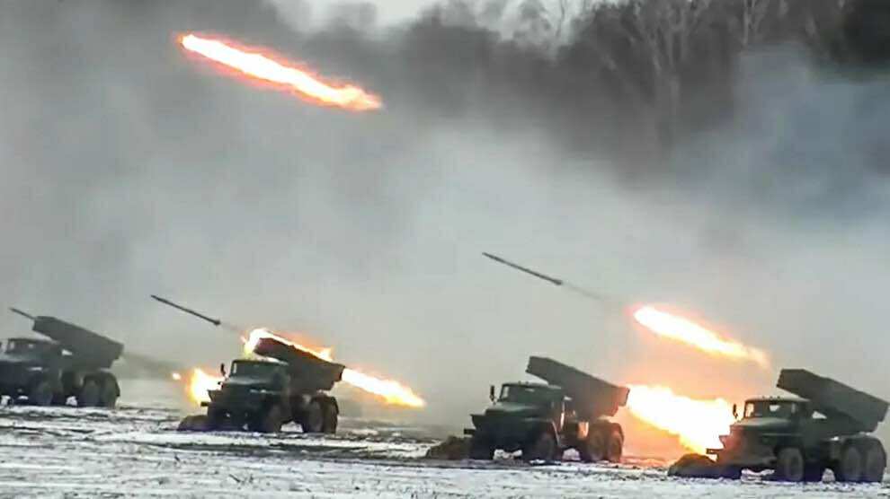 موسكو تردّ على هجمات كييف.. ضربات مكثفة وتدمير زوارق في البحر الأسود