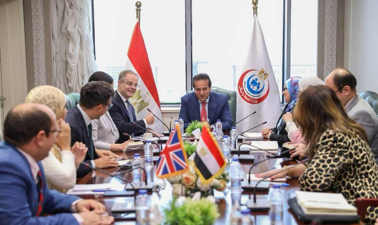 وزير الصحة يبحث التعاون الطبي مع سفير المملكة المتحدة