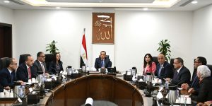 اجتماعي حكومي لاستعراض استراتيجية الحرف اليدوية