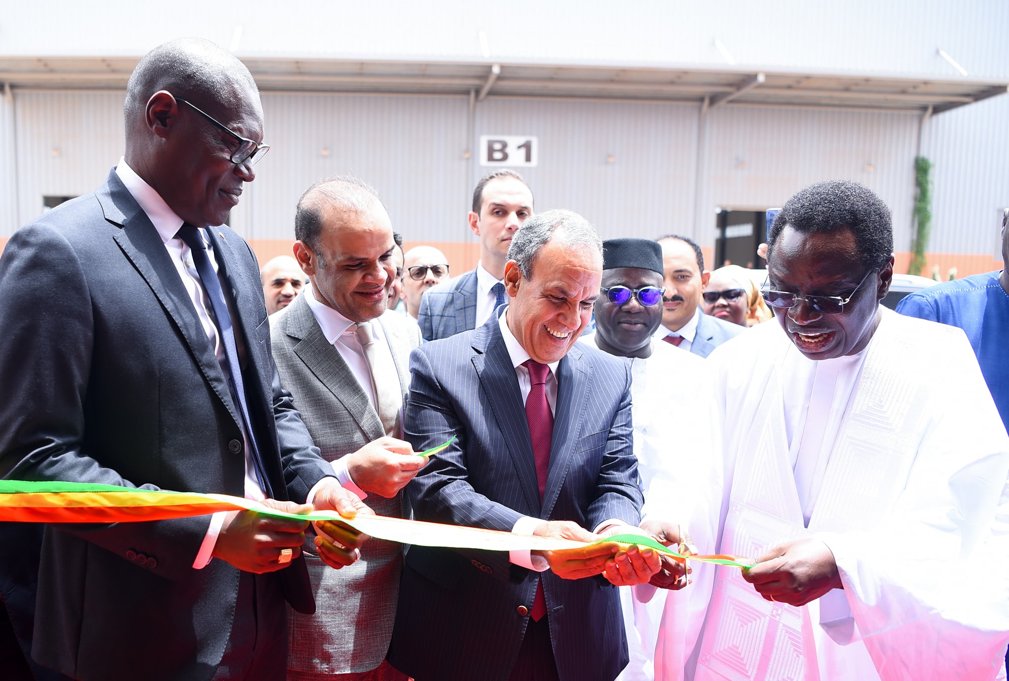 وزير الخارجية يفتتح مصنعا مصريا في السنغال