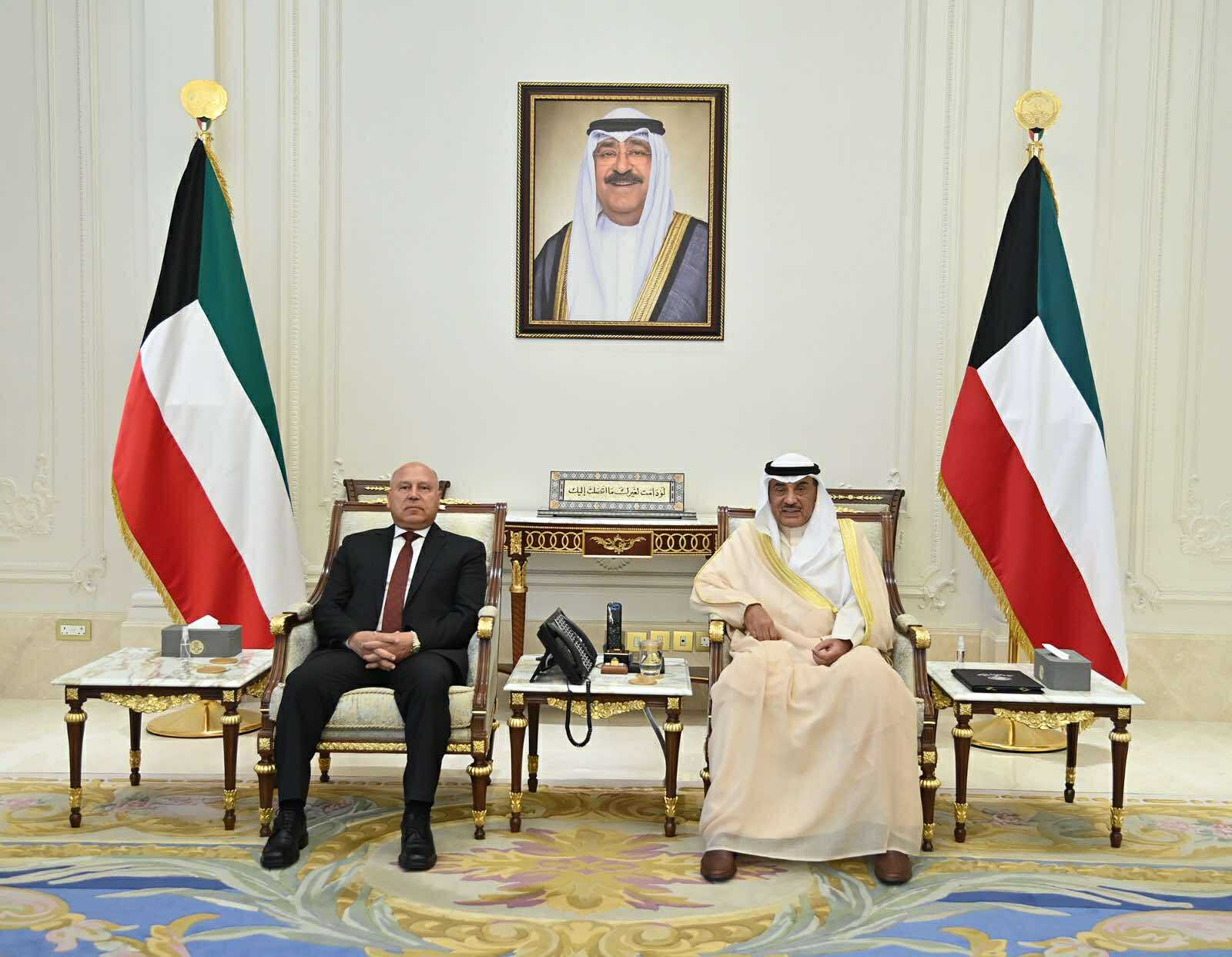 وزير الصناعة يبحث مع ولي عهد الكويت فرص التعاون الثنائي