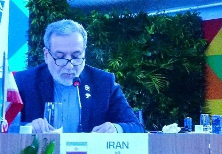 إيران تتوعد بالدفاع عن نفسها في قمة بريكس