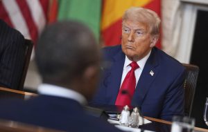 ترامب يفرض 50% رسومًا جمركية على البرازيل ويهدد بالمزيد