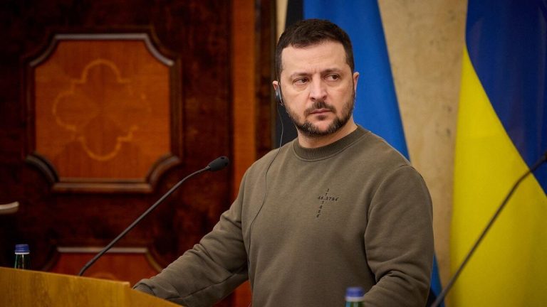زيلينسكي: إسقاط 200 مسيرة روسية بعد قصف مكثف الليلة الماضية