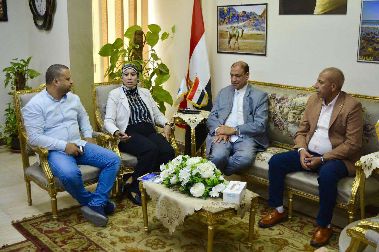 رئيسا جهاز السويس الجديدة والمناطق الحرة يناقشان تطوير المنطقة الحرة للاستثمار بعتاقة