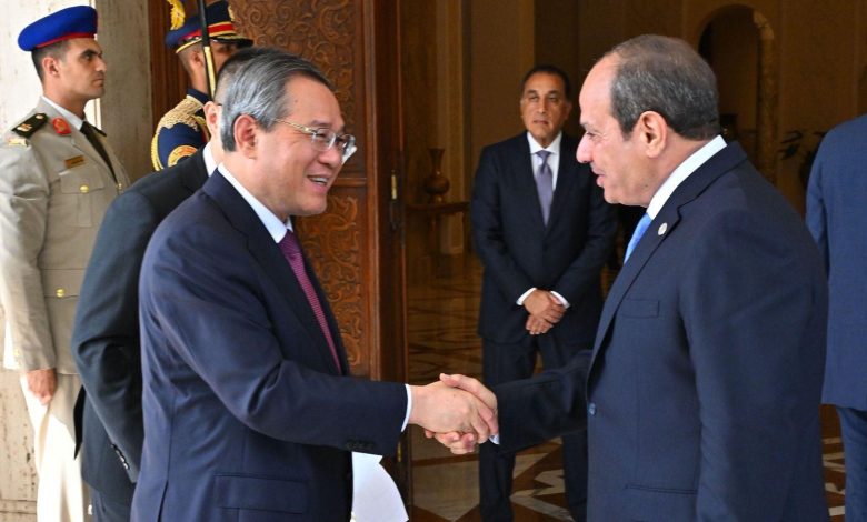 «السيسي ولي تشيانج» يبحثان التعاون وقضايا المنطقة