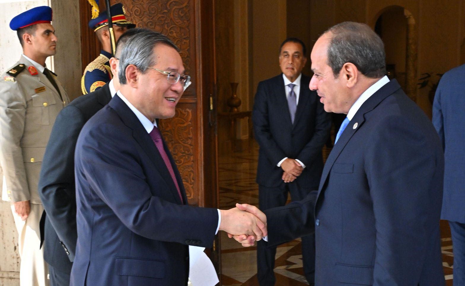 «السيسي ولي تشيانج» يبحثان التعاون وقضايا المنطقة