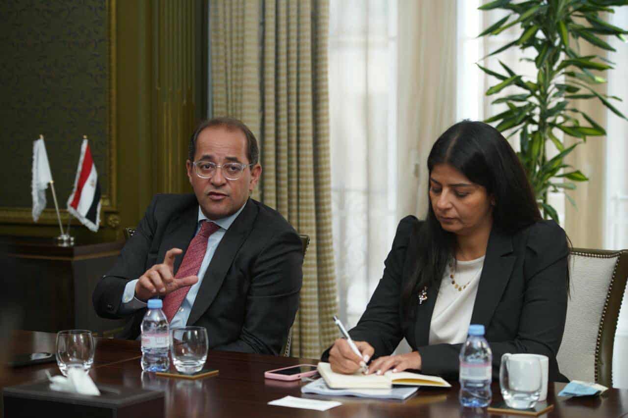 وزير المالية لممثلي البنوك البريطانية والعالمية بلندن: الحكومة تضع بناء الثقة مع المجتمع الضريبي والمستثمرين