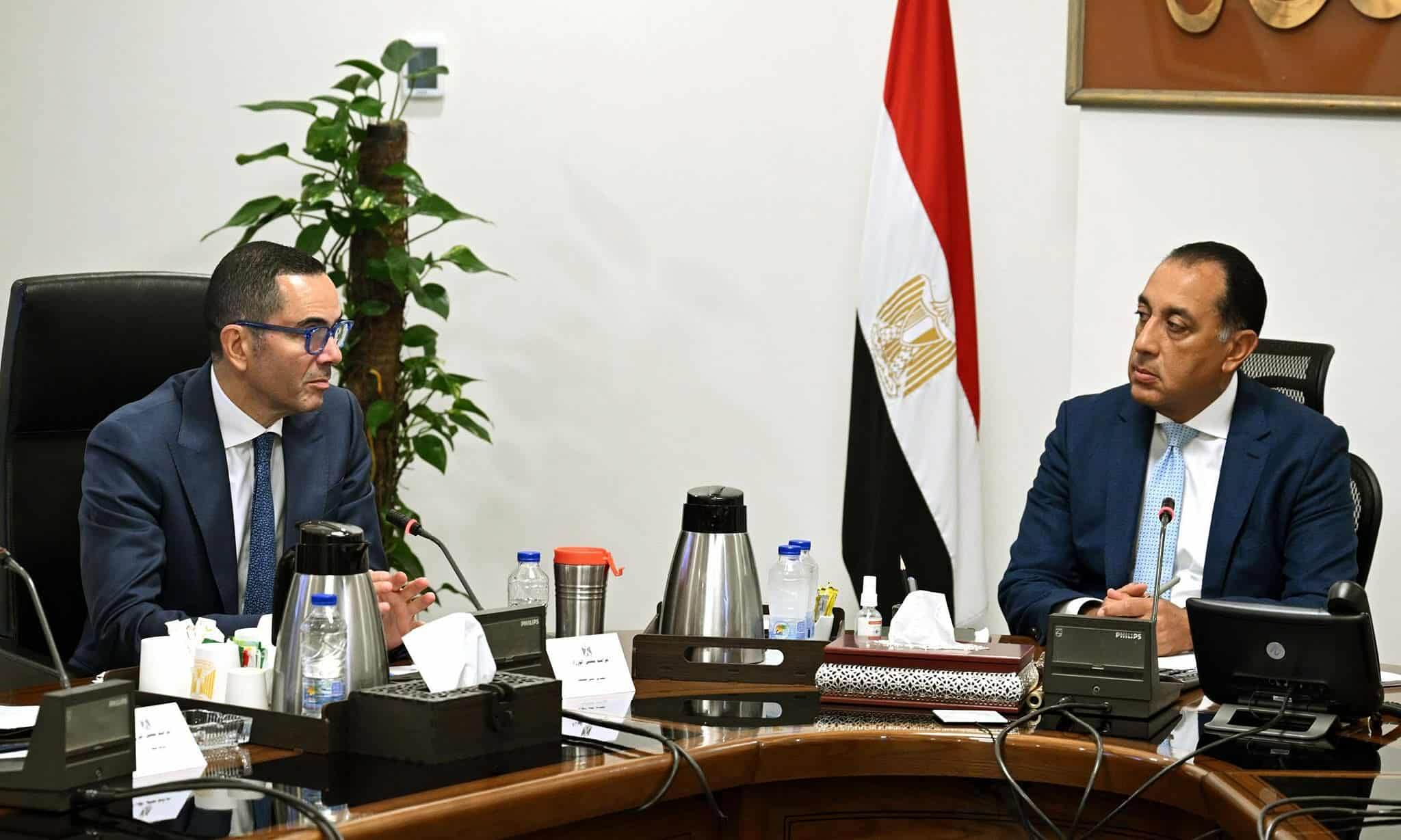 مدبولي يتابع مع وزير الاستثمار جهود تطوير منظومة الإفراج الجمركي ونتائج زيارة اليابان