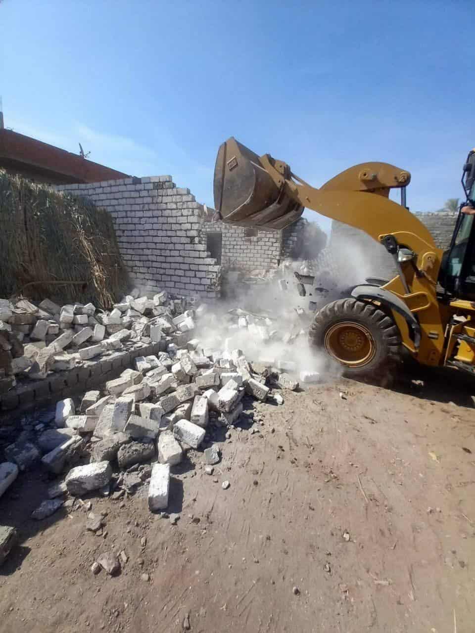 محافظ المنيا: إزالة 683 حالة تعدٍ على الأراضي الزراعية وأملاك الدولة