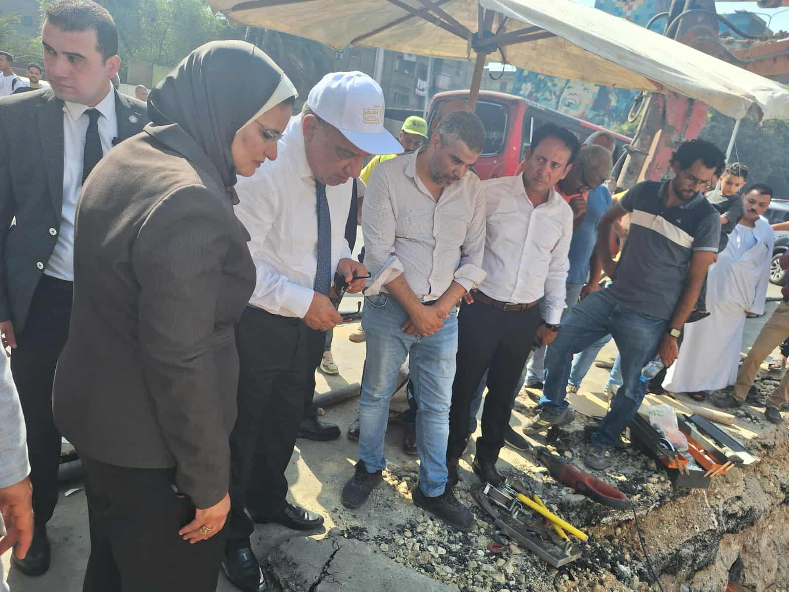 وزير الكهرباء يتفقد موقع إصلاح عطل الكابل الأرضي أمام محطة مترو ساقية مكي بالجيزة