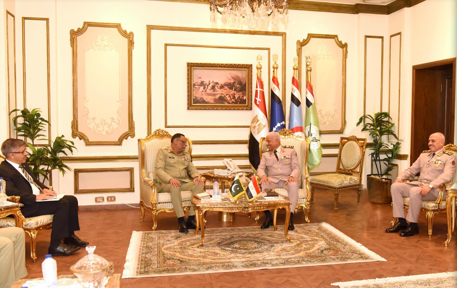 مصر وباكستان تعززان التعاون العسكري