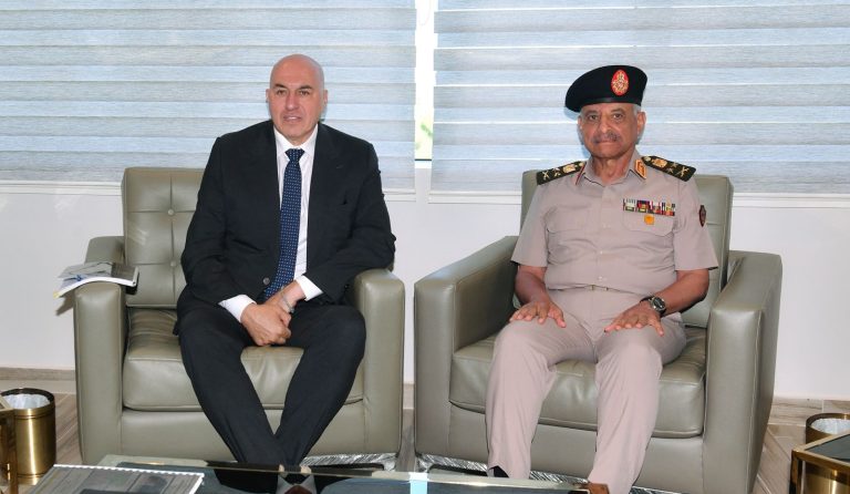 وزير الدفاع المصري يستقبل نظيره الإيطالي لبحث التعاون العسكري
